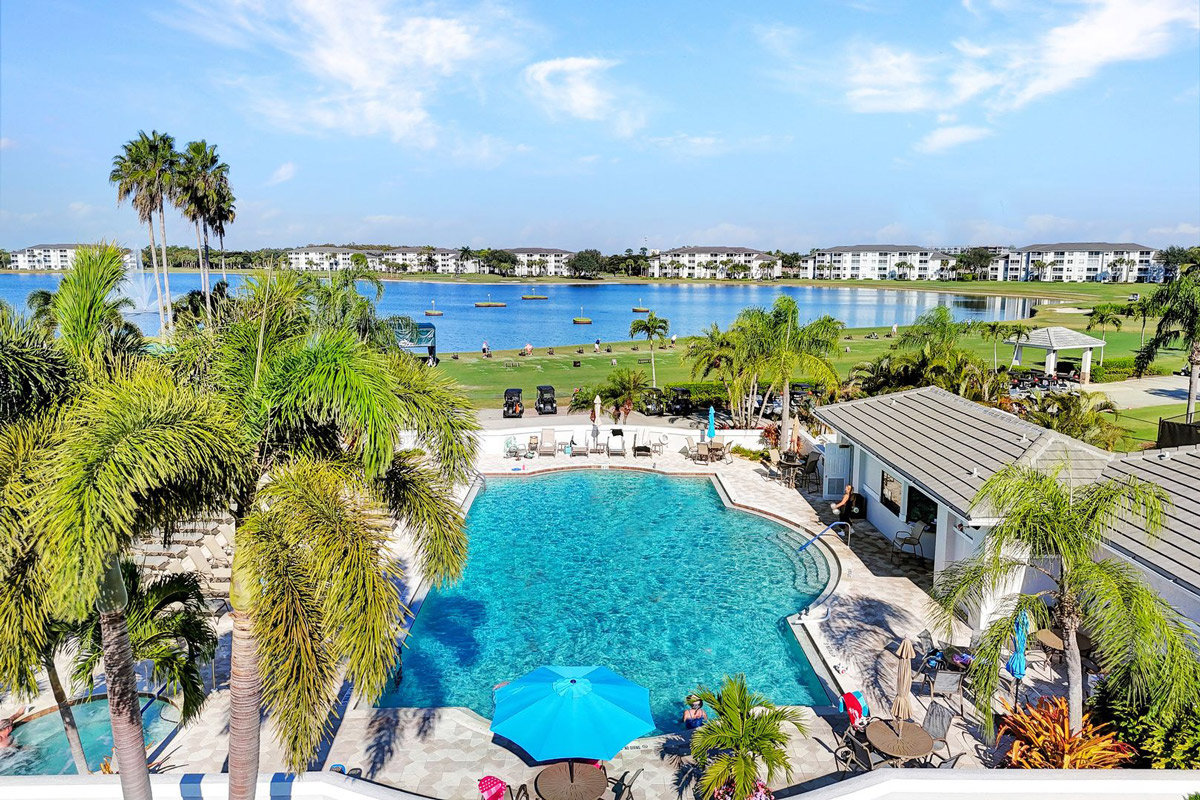 Heritage Palms Golf and Country Club clubhouse in Fort Myers